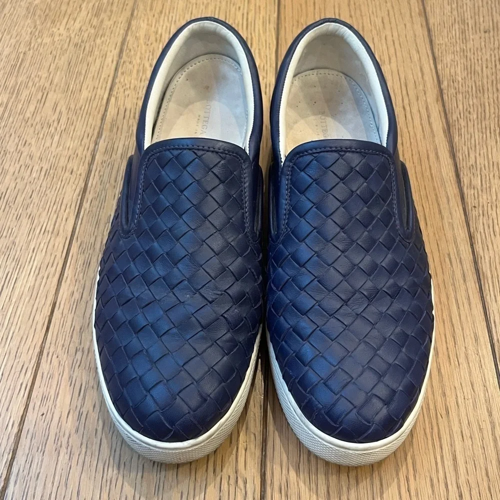 Bottega Veneta Women's Leather Intrecciato Slip On Loafers Navy Blue Siz…